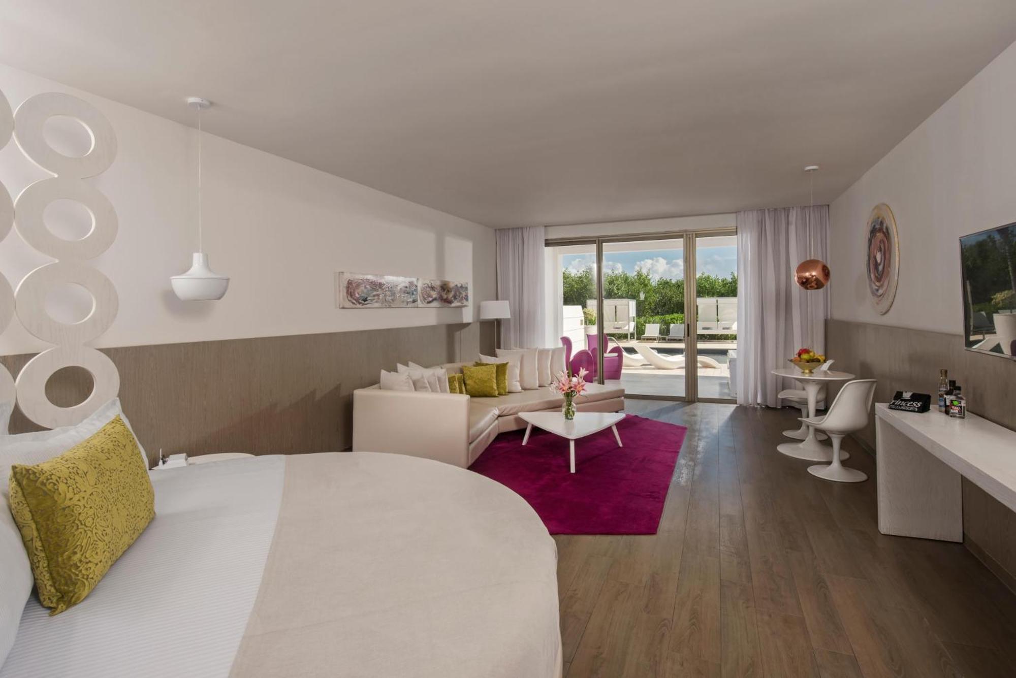 Honeymoon Suite Swimout Adults over 18 years old only